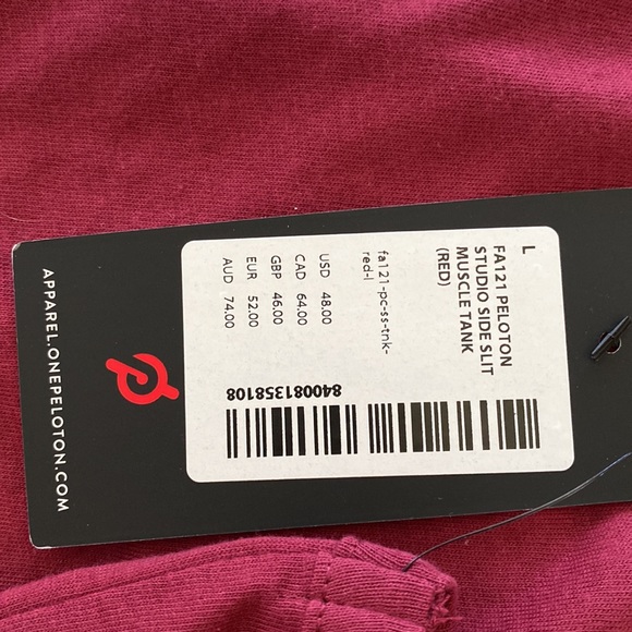 NWT. Peloton studio side slit muscle tank. - Picture 4 of 4